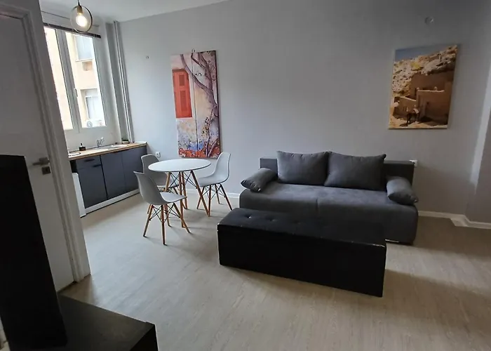 Aiolou Street Rooms & Apartments